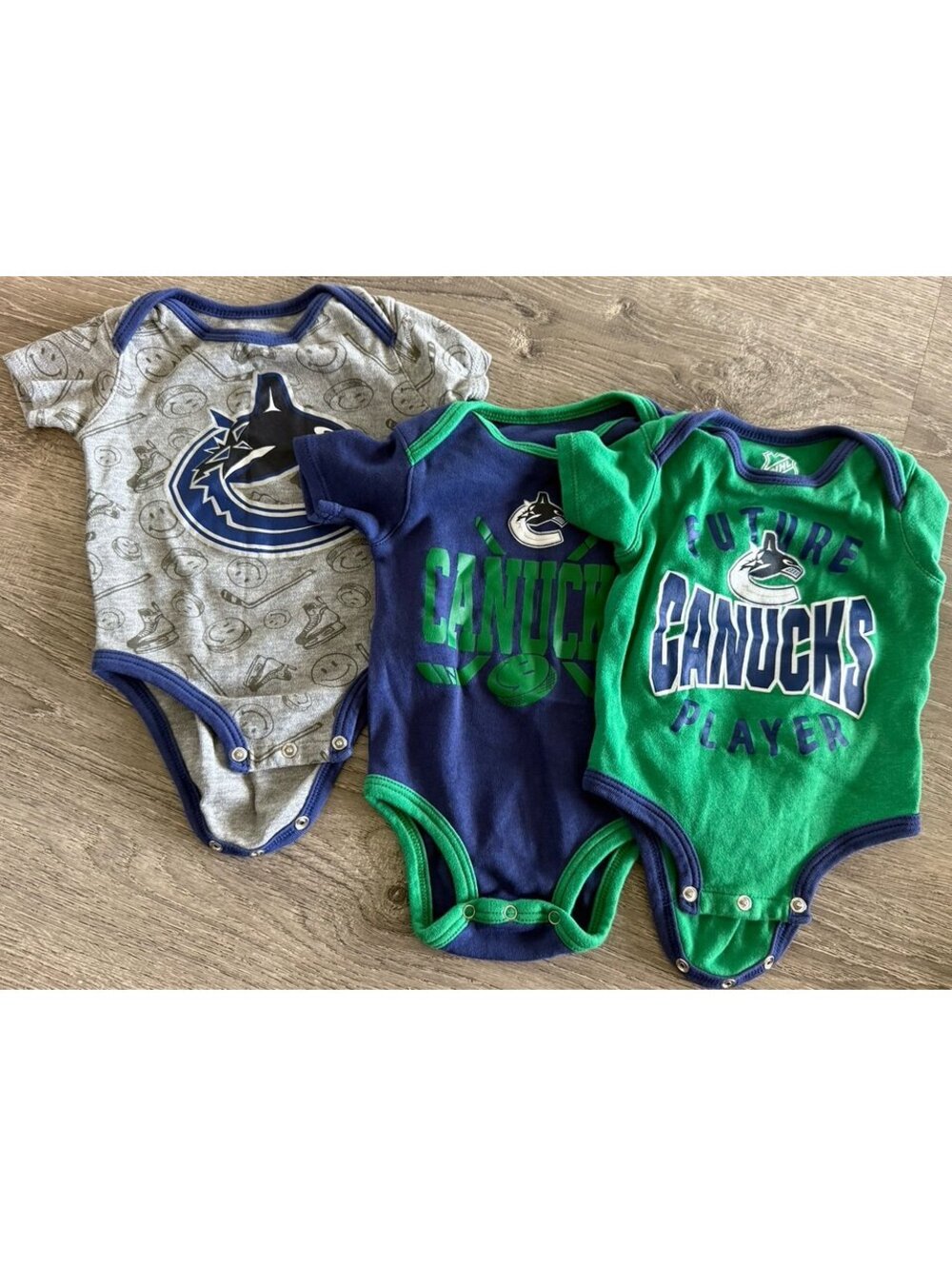NHL Boys 3 piece short sleeve bodysuit set 3-6 months